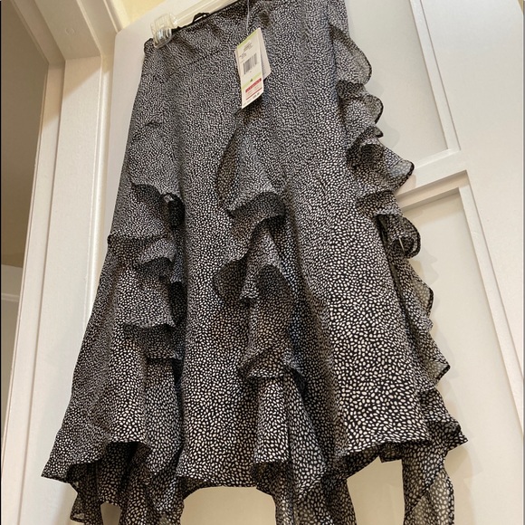 JONES NEW YORK SILK SKIRT. SIZE 4. NWT. - Picture 2 of 7